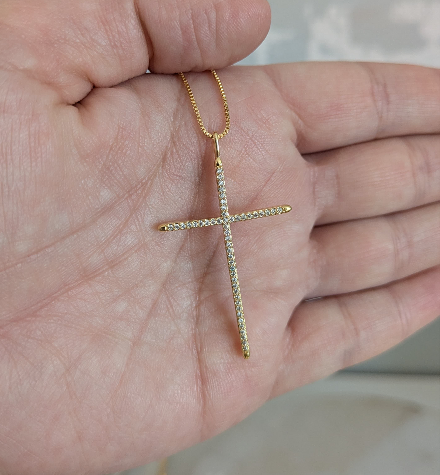 Cross necklace with zircon