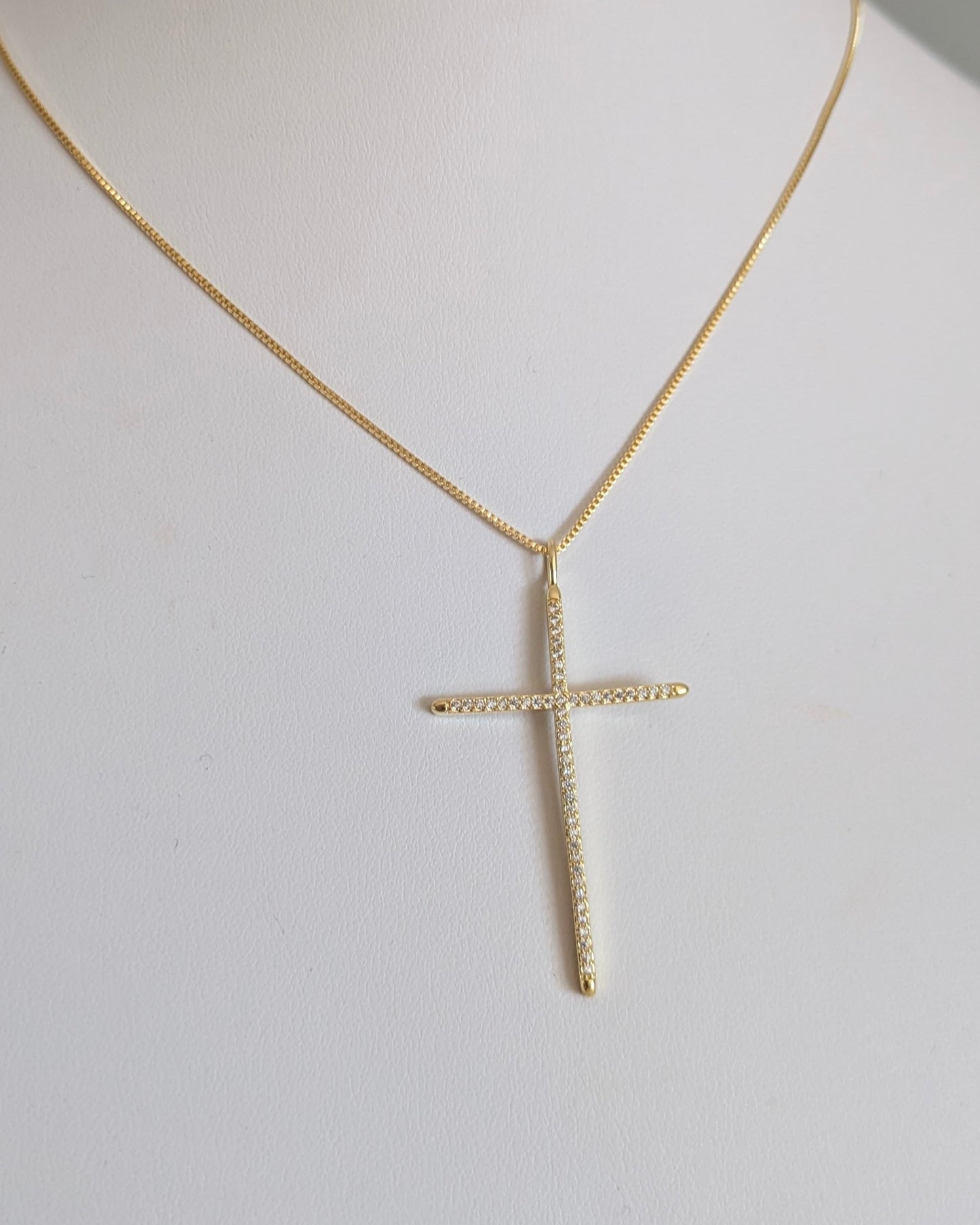 Colar de Cruz Amariss Zircão