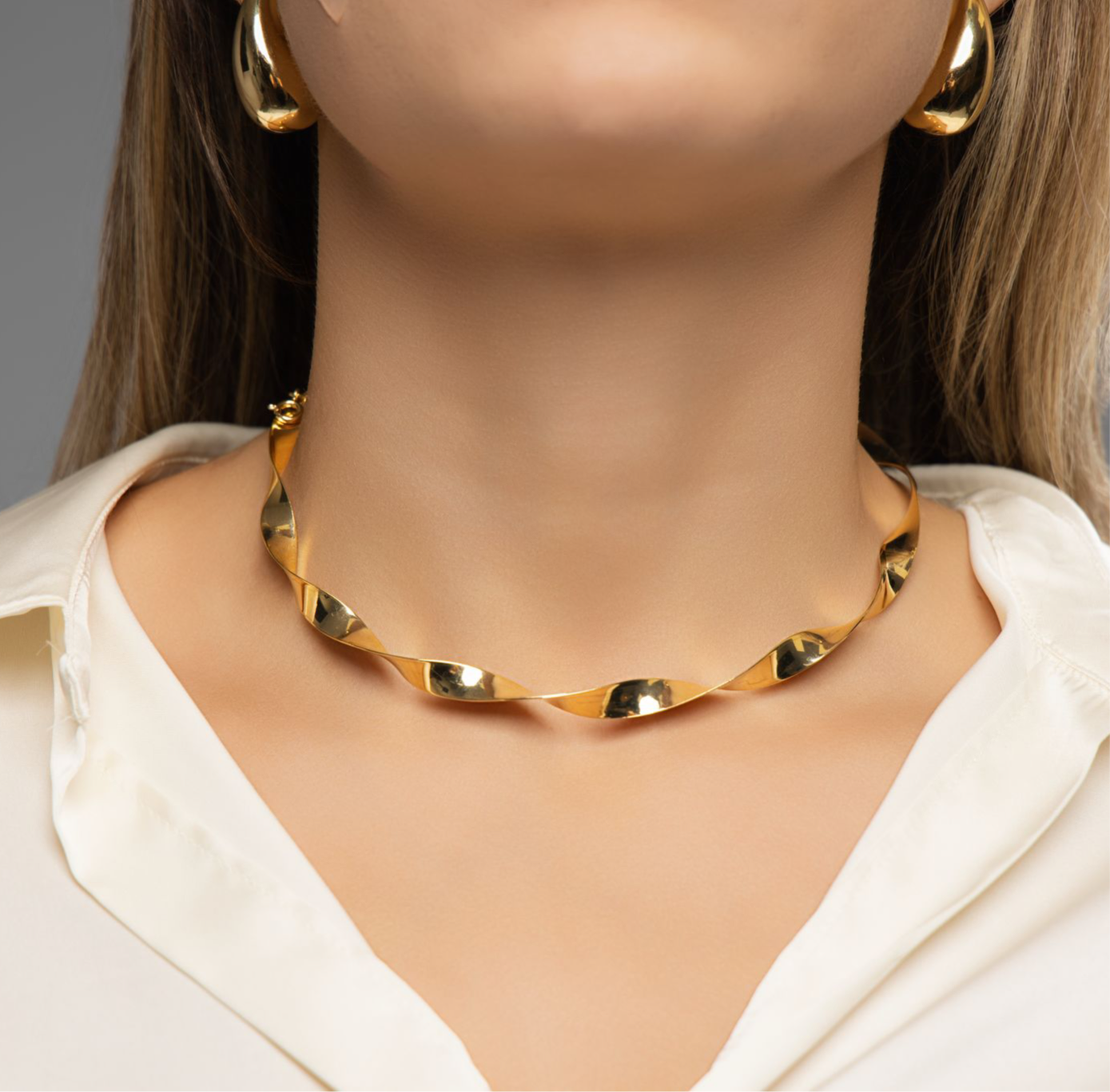 Twisted choker necklace