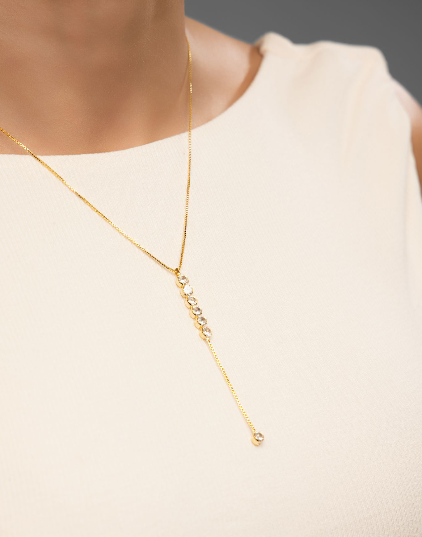 Amariss tie necklace