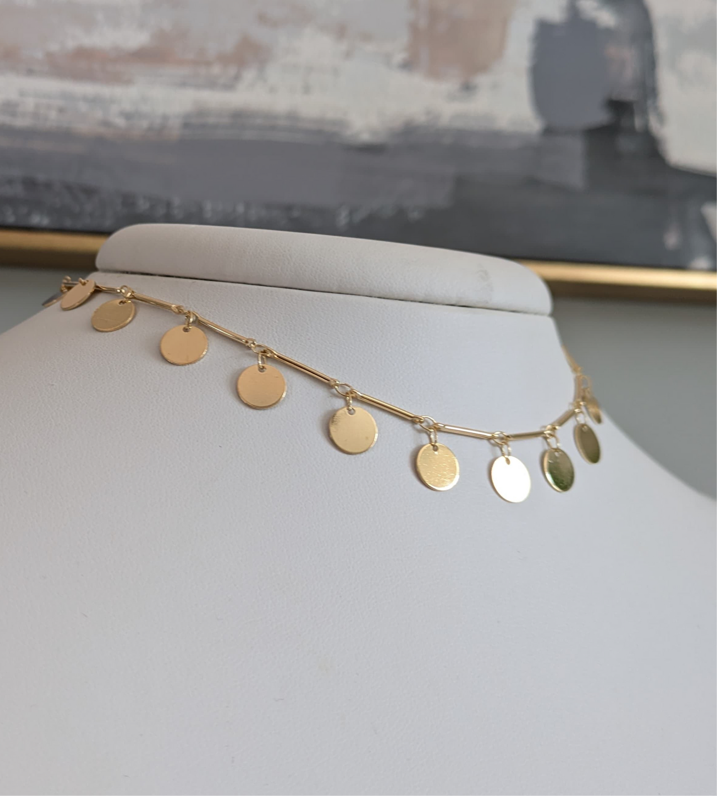 Drop coin choker necklace