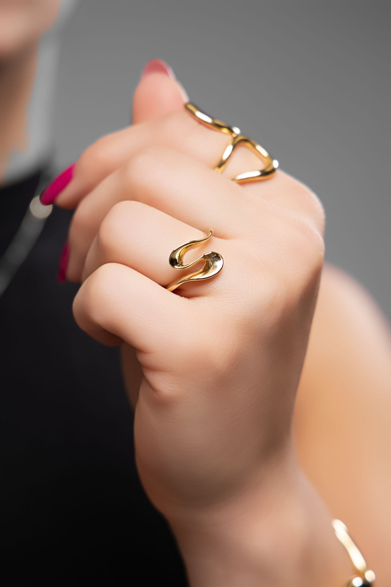 Organic wave ring