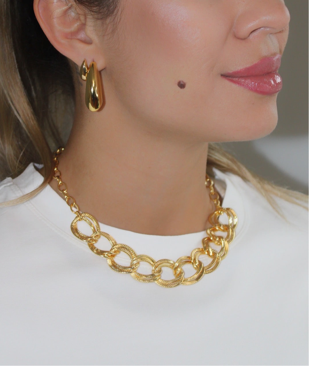 Elegant links necklace