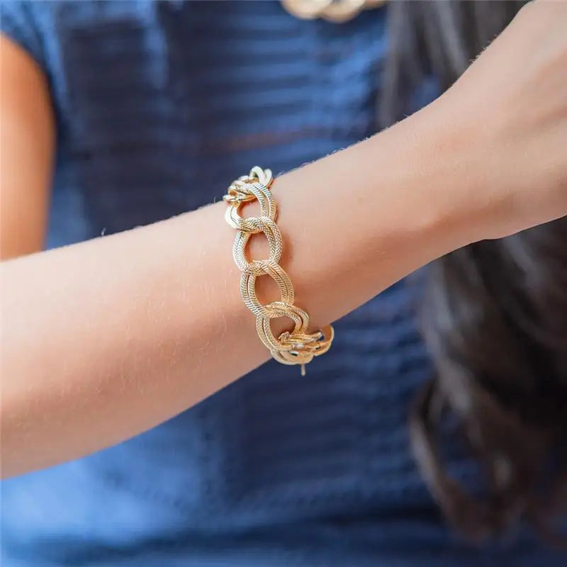 Elegant links bracelet