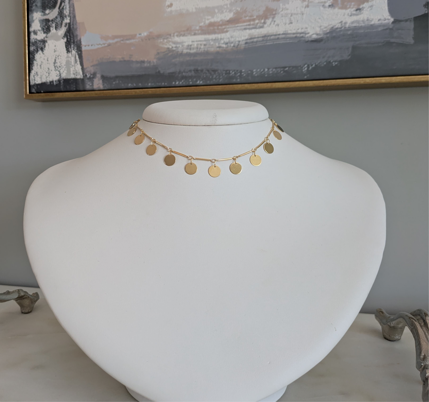 Drop coin choker necklace