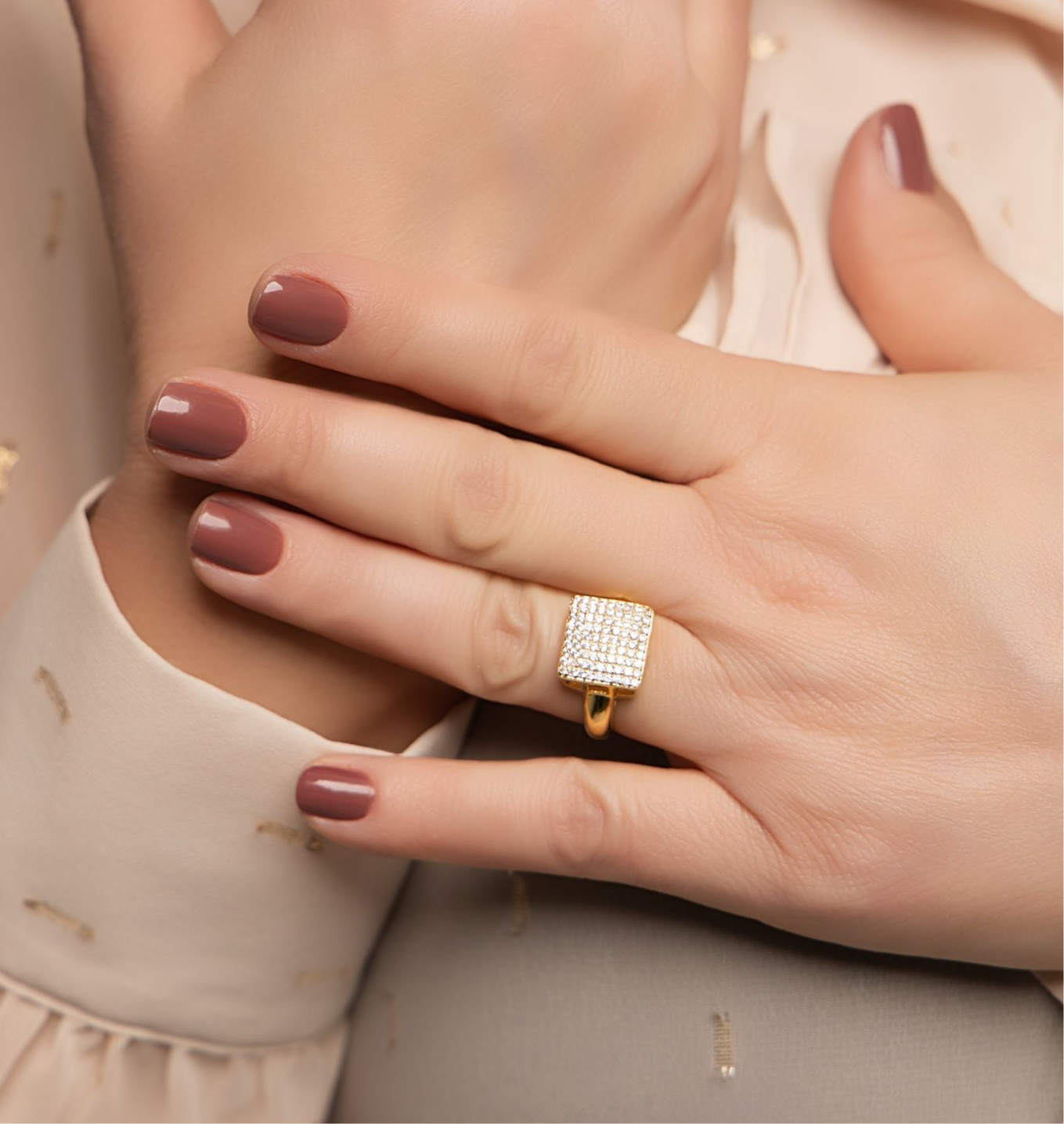 Amariss square ring with zircon