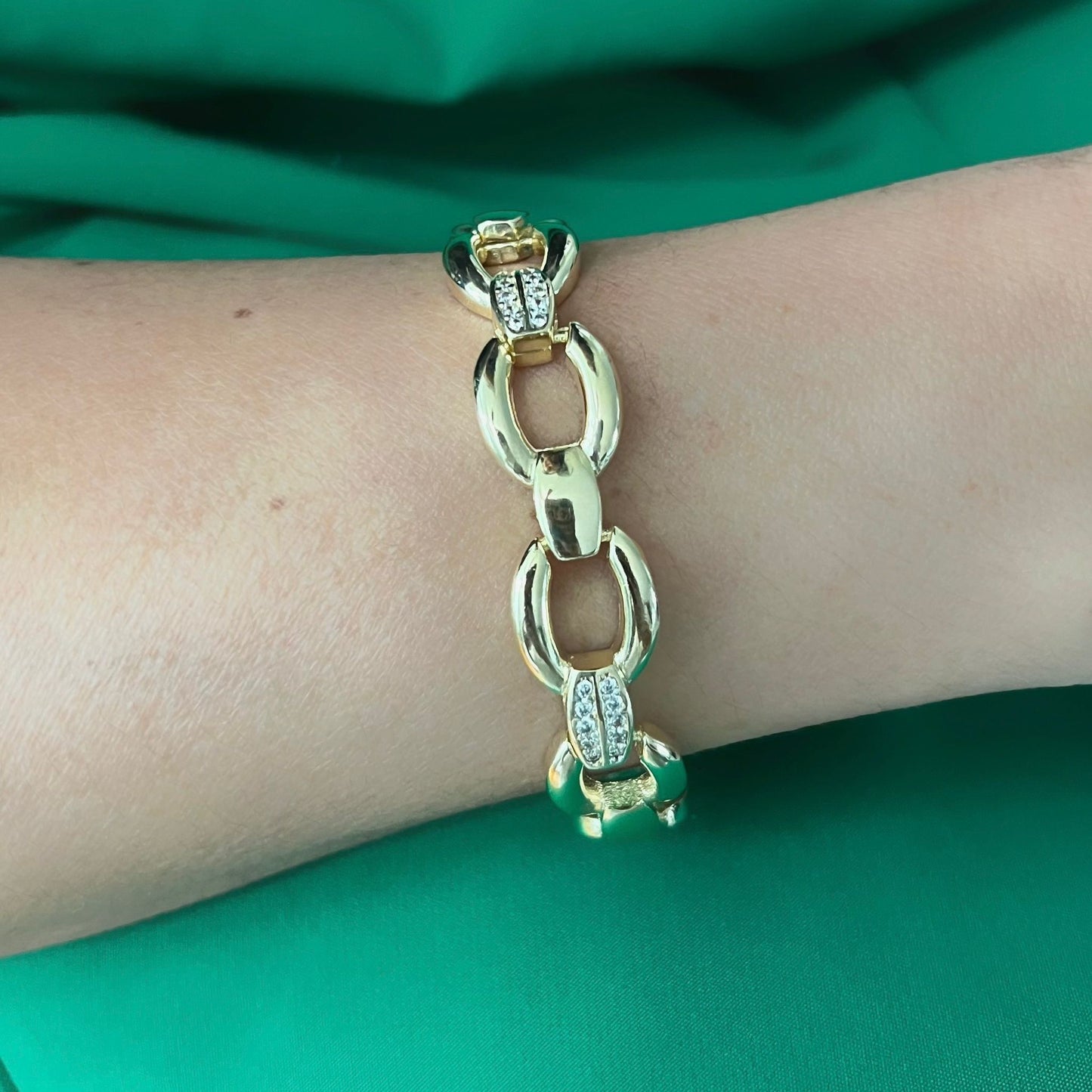 Luxury link bracelet with zircon