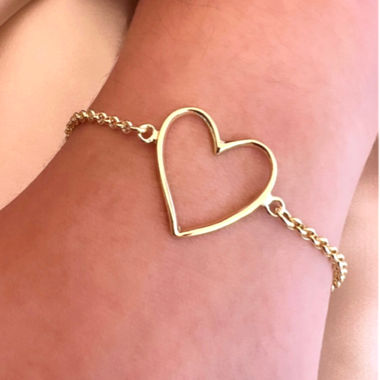 Heart bracelete 18k gold plated